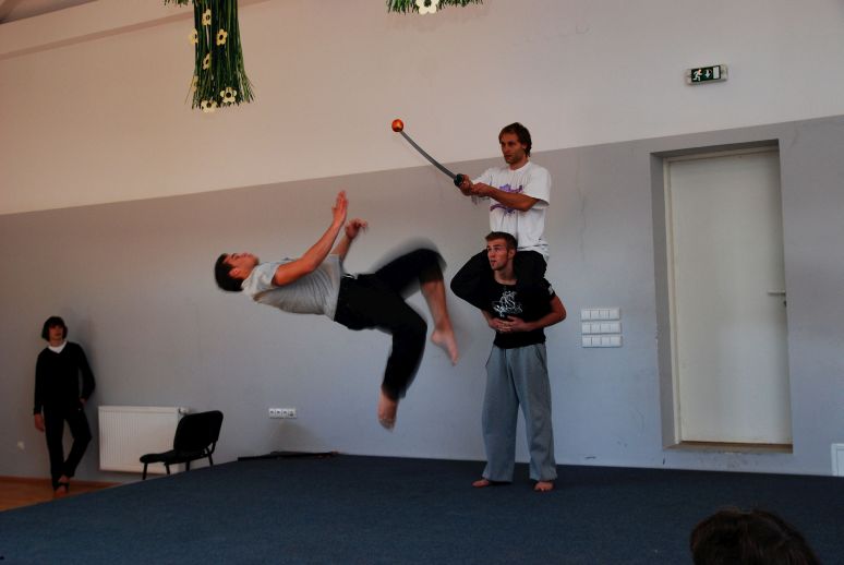 kickers hitting apple on sword