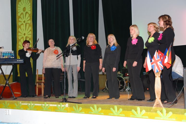 staff choire singing